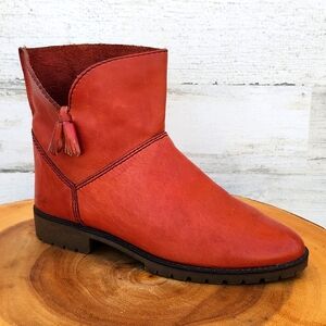 BATA ITALIAN LEATHER ANKLE BOOTS